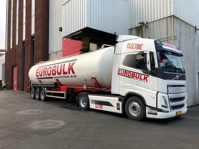 2024 El-trækker til klimavenlige flyveasketransporter